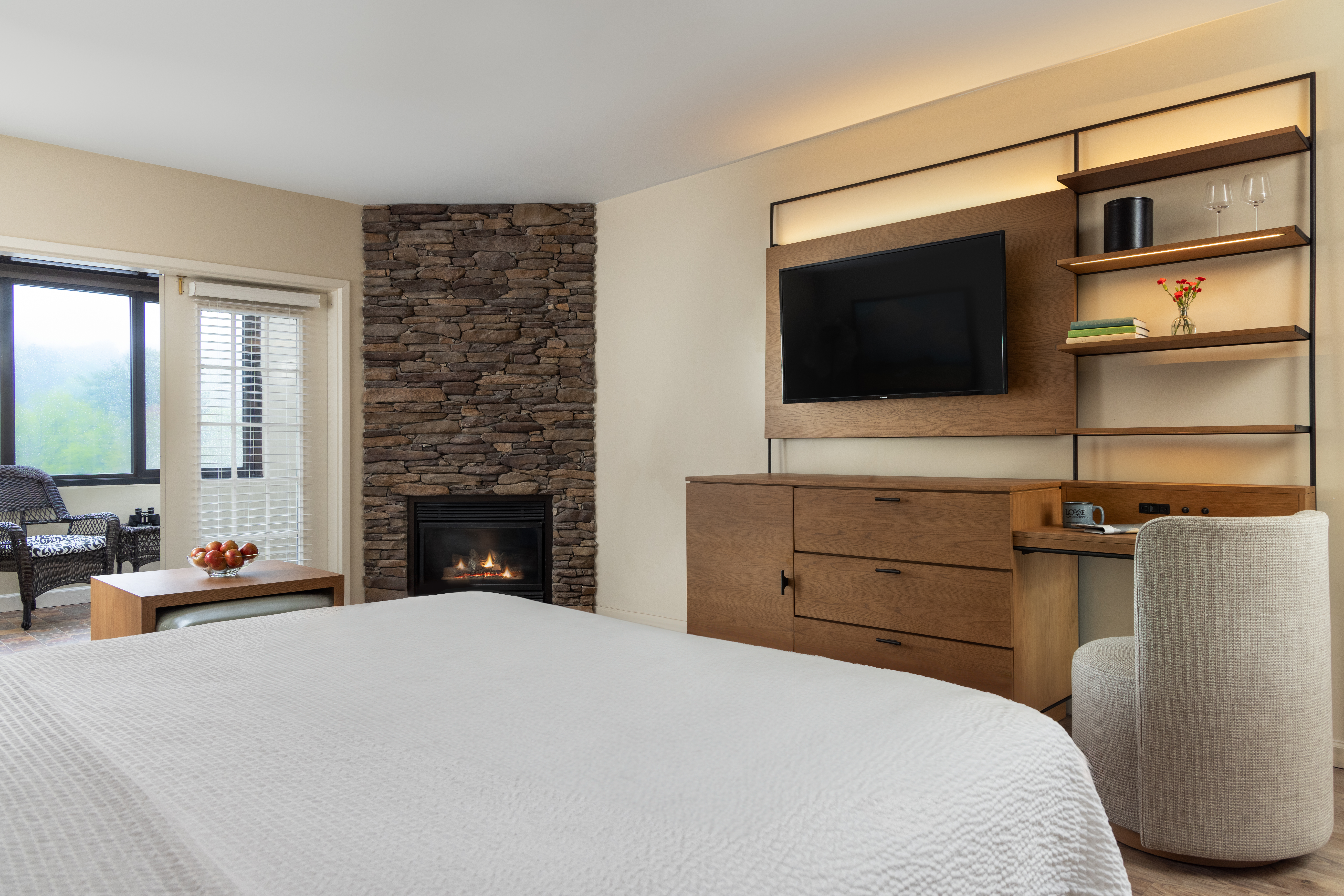 Deluxe King Room - Blowing Rock Hotel Rooms